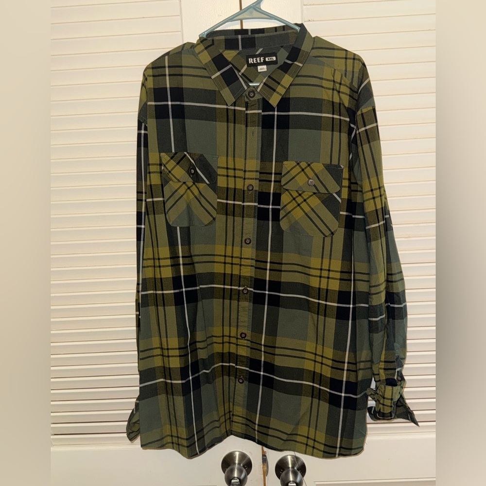 Reef Green and Black Casual Button Down Shirt XXL